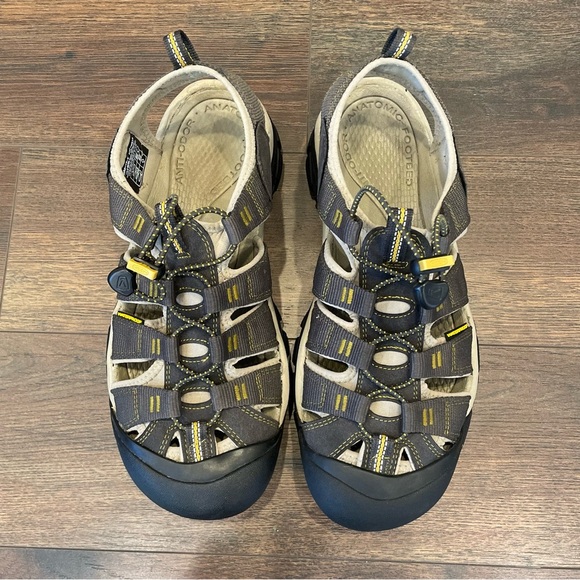 Keen Men's Newport H2 Sandals Raven/Aluminum Size 11.5 - Picture 4 of 7